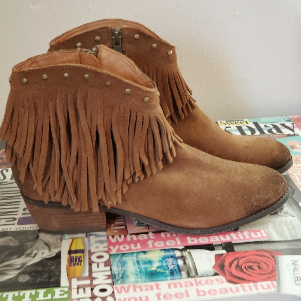 Minnetonka Booties